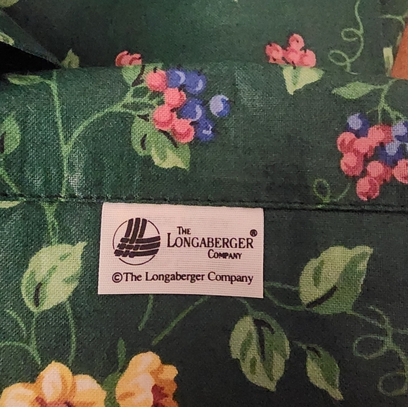 Window Valences - Picture 5 of 6